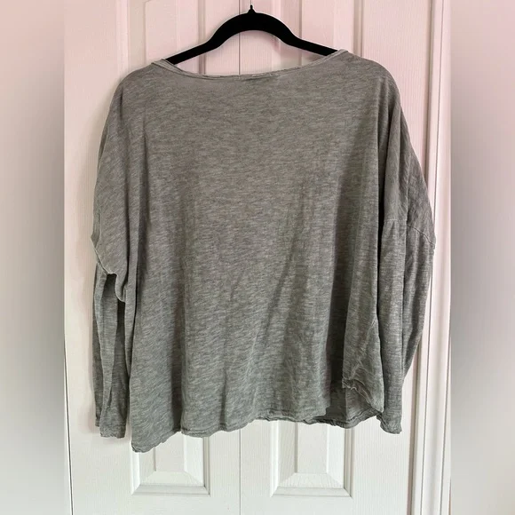 Nina Kendosa Paris olive green button Henley - Picture 4 of 4